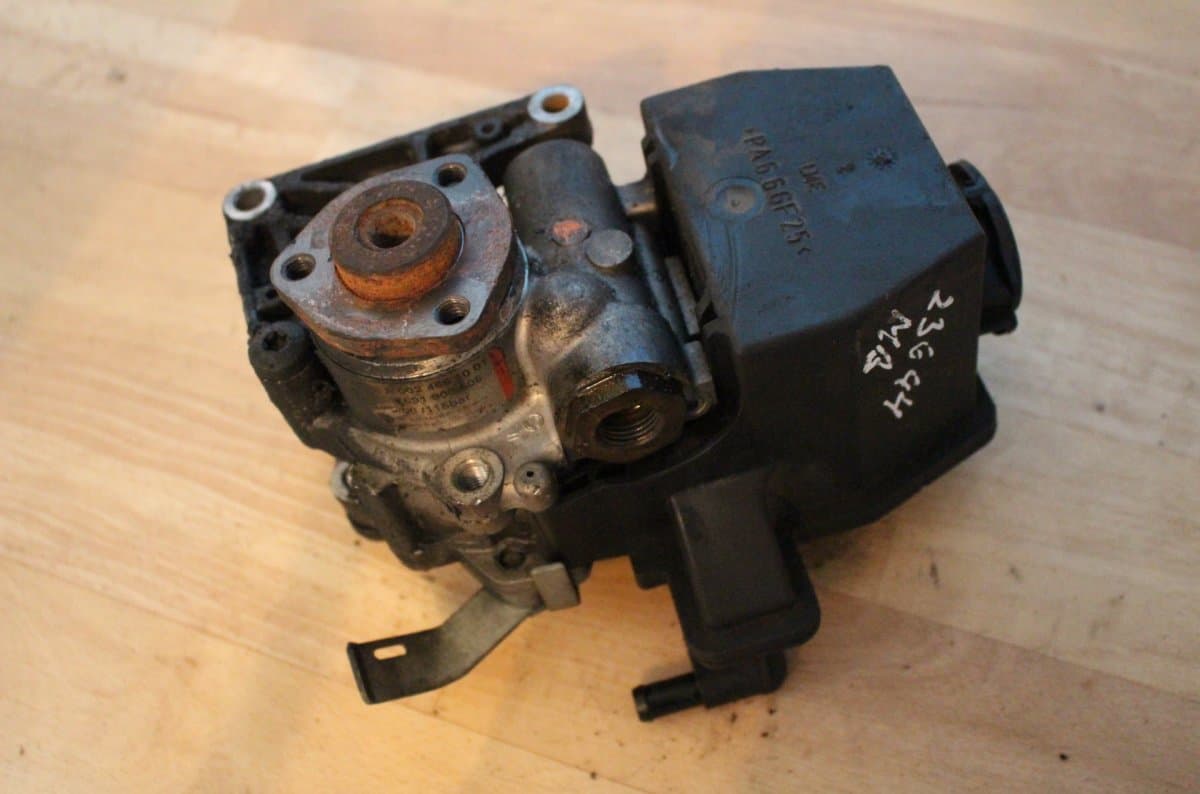 MERCEDES-BENZ Power steering pump MERCEDES-BENZ C-CLASS (W202) (1993-2001)