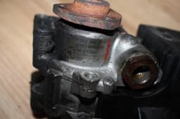 MERCEDES-BENZ Power steering pump MERCEDES-BENZ C-CLASS (W202) (1993-2001) — thumbnail 3