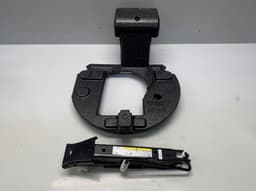 AUDI 4G0012109A 4G0011031K 8K0805615 8N0012219 Jack AUDI A6 / A6 ALLROAD (C7, 4G) (2010-2018) — thumbnail 2