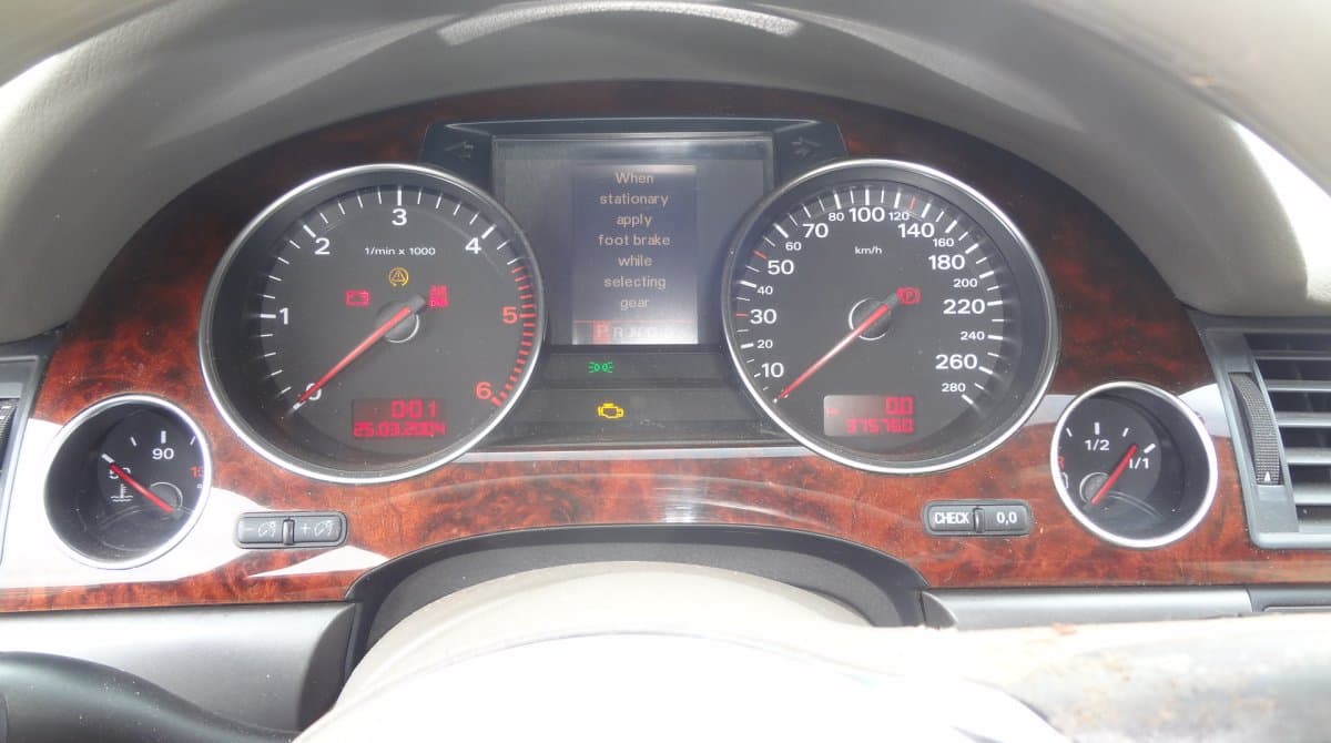 AUDI Instrument Cluster AUDI A8 (4E) (2002-2010)