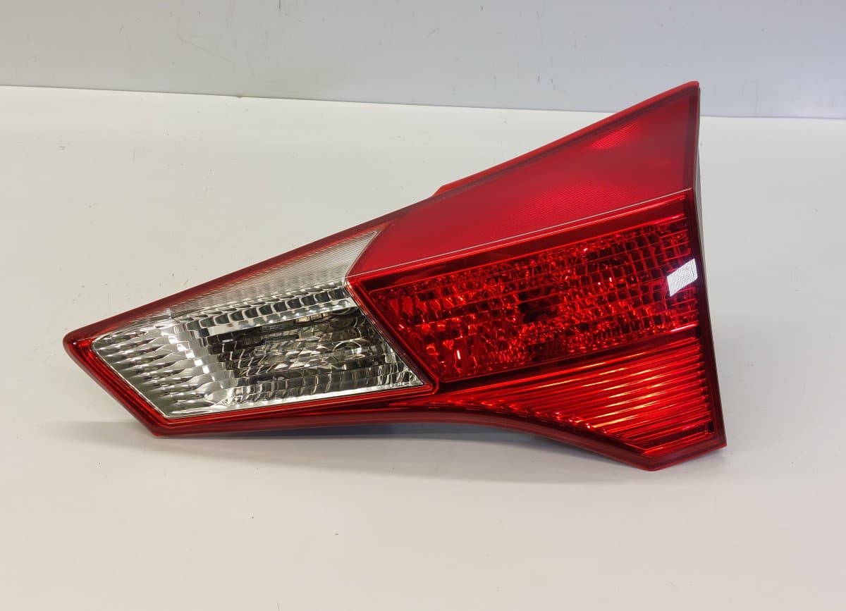 TOYOTA 81580-0R010 Inner tail light, right TOYOTA RAV 4 IV (XA40) (2012-2019)