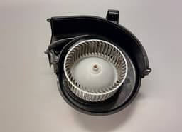 VOLVO 31497372 31404504 0130309504 F011500123 1035900093 Heater Fan VOLVO S90 / V90 (2016-) — thumbnail 1