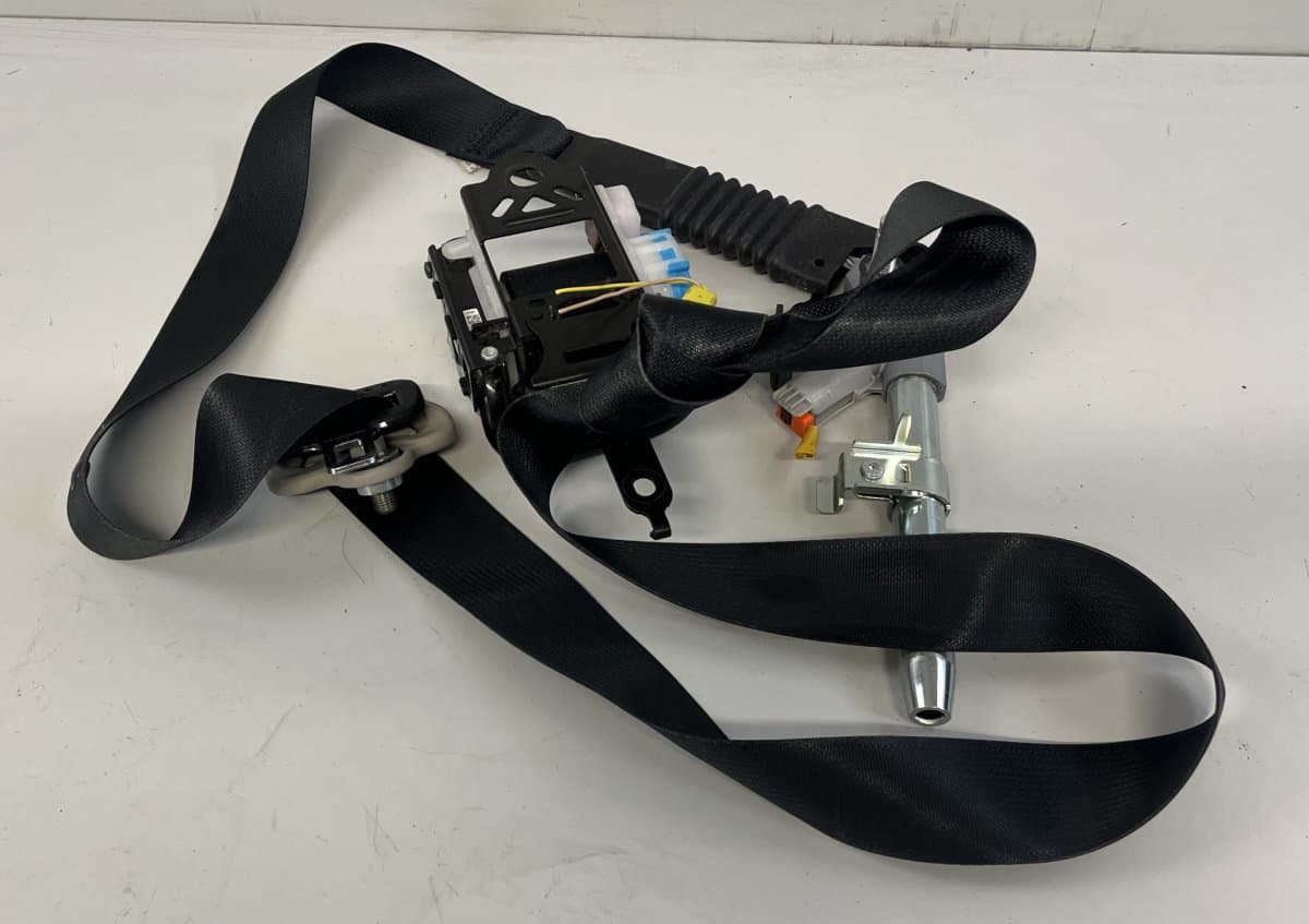 MAZDA BHS257L30A02 0589P1000146 Seat Belt Front Right MAZDA 3 III (BM) (2013-2018)