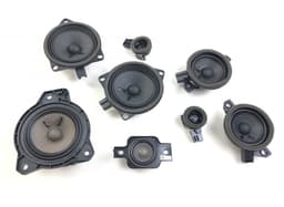VOLVO 31438477 Set of loudspeakers VOLVO XC40 / EX40 / EC40 (536, 539) (2017-) — thumbnail 1