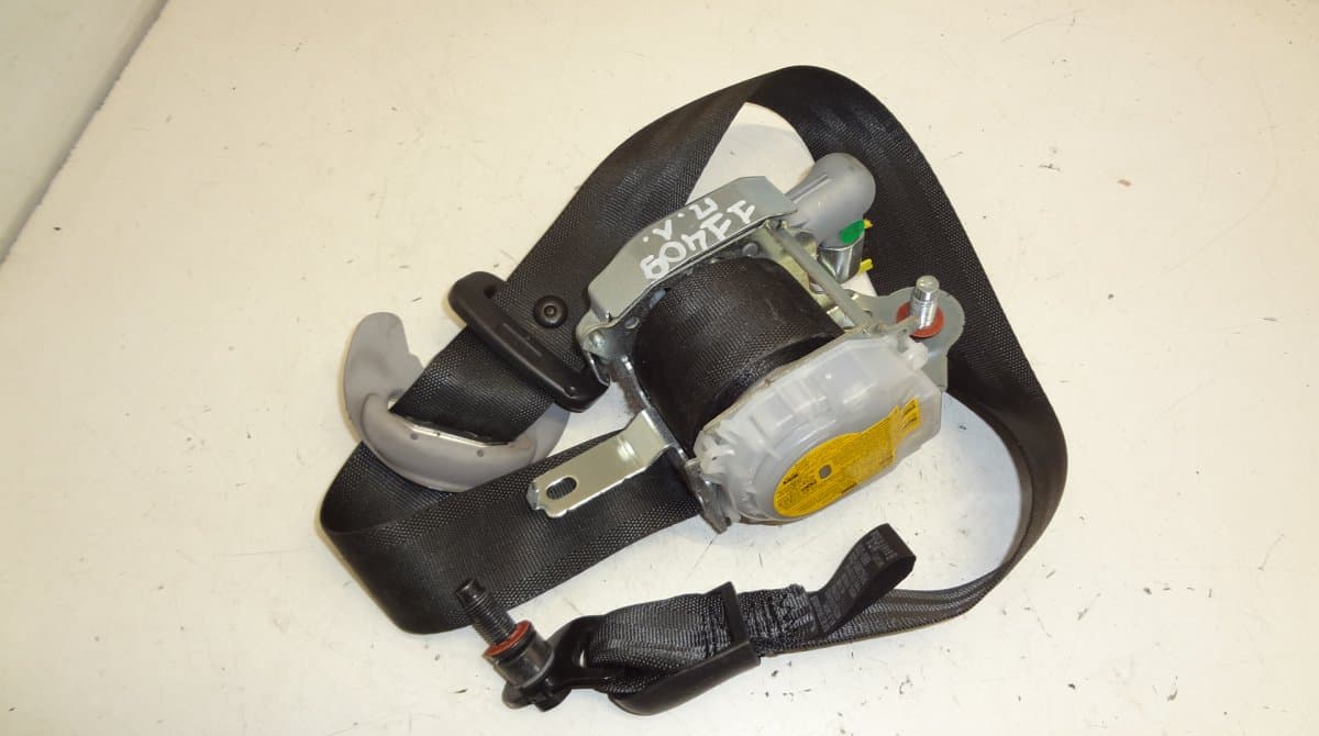 HYUNDAI 888103Z000RY Seat Belt Front Left HYUNDAI i40 (VF) (2011-2019)