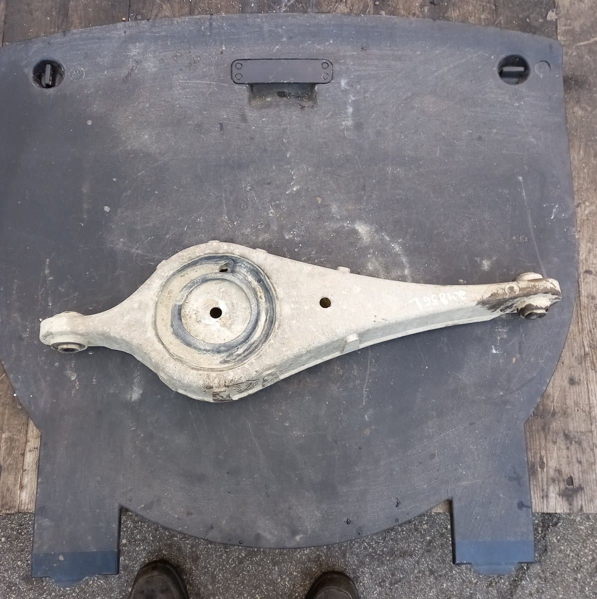 VOLVO Rear Axle Track Control Arm lower Right VOLVO XC70 II (2007-2016)