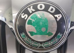 SKODA 1Z0853651C Radiator Grille SKODA OCTAVIA II (1Z) (2004-2013) — thumbnail 3