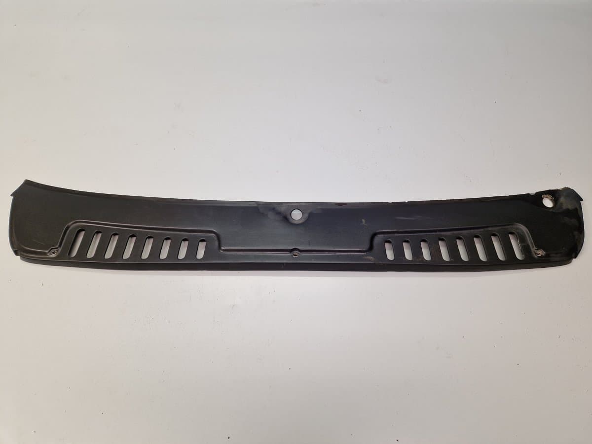 MASERATI 372540270 Wiper cowl MASERATI QUATTROPORTE II (03.94-)