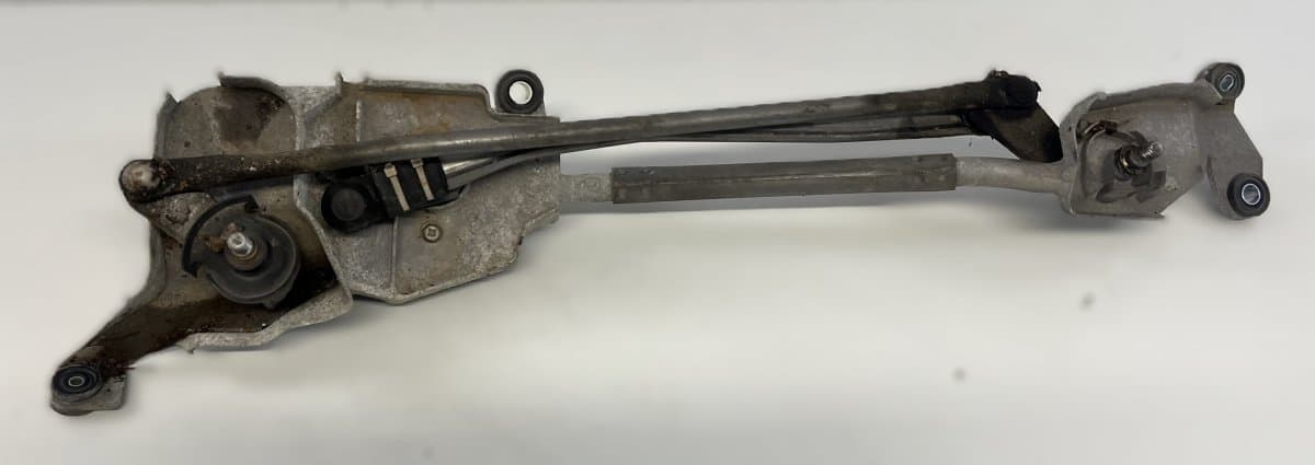 MITSUBISHI 8251A105 8250A178 Wiper linkage / mechanism MITSUBISHI OUTLANDER II (CW, ZG, ZH) (2006-2012)