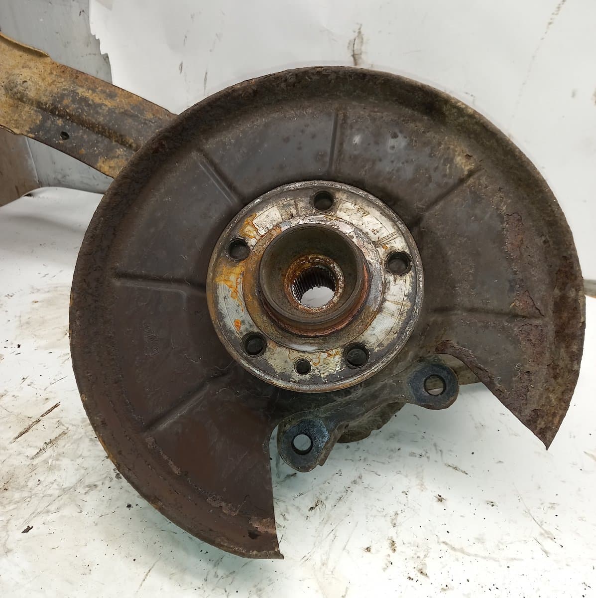 VOLVO Wheel bearing housing rear right VOLVO XC70 II (2007-2016)