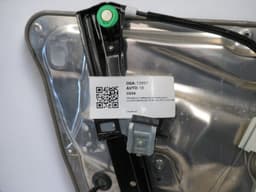 MERCEDES-BENZ A2047200679 A2047202579 A2127201679 Window Regulator mechanism front right MERCEDES-BENZ C-CLASS (W204) (2007-2013) — thumbnail 5