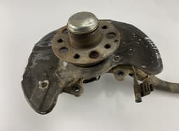 MERCEDES-BENZ A2113304720 2113304720 2113306420 A2113306420 Wheel bearing housing front left MERCEDES-BENZ CLS (C219) (2004-2010) — thumbnail 2