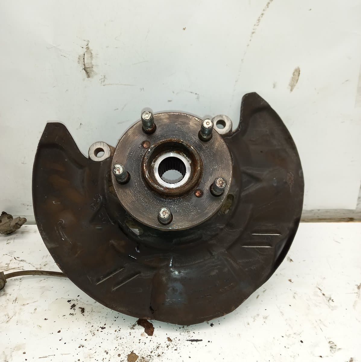 28313AG030 Wheel bearing housing front left SUBARU LEGACY V / Outback (2009-2014)