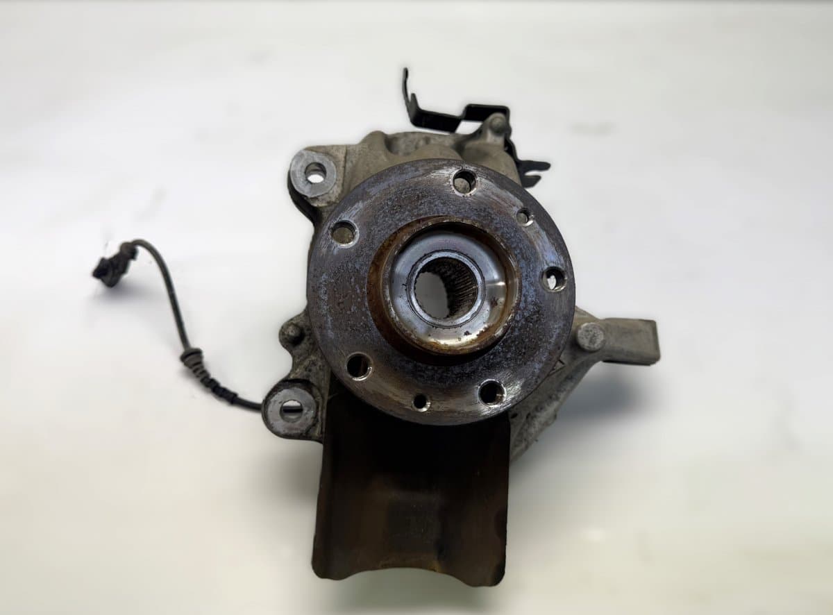 RENAULT 400116379R Wheel bearing housing front left RENAULT TALISMAN (L2M, KP) (2013-2022)