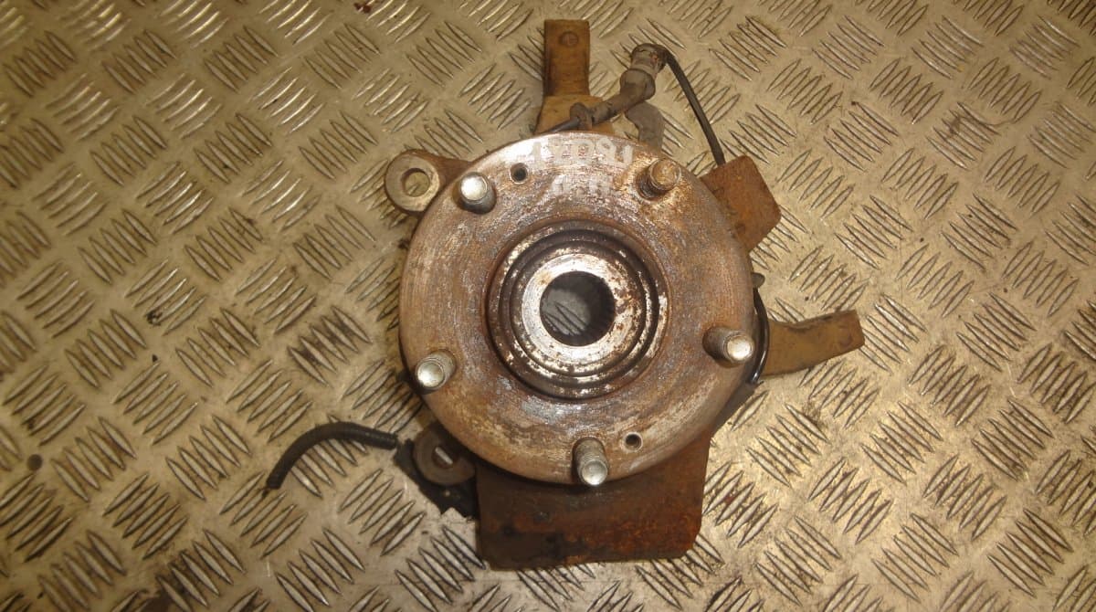 Wheel bearing housing front left KIA CEE'D II (JD) (2012-2018)