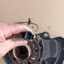 VOLVO Wheel bearing housing front left VOLVO XC90 I (2002-2014) — thumbnail 2