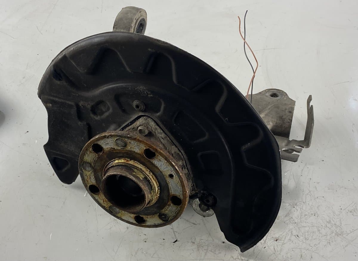 AUDI Wheel bearing housing front right AUDI A3 (8V_) (2012-2020)