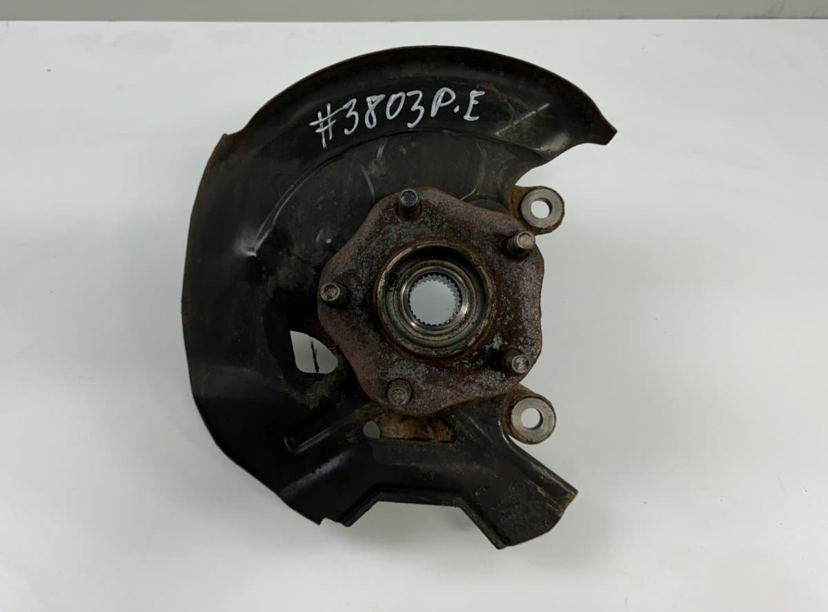 NISSAN Wheel bearing housing front right NISSAN X-TRAIL III (T32) (2013-2022)