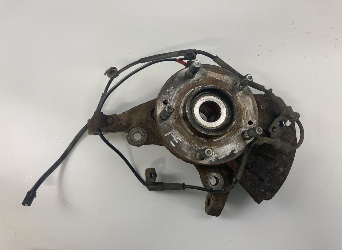 HYUNDAI 5175039603 517163Z000 517563Z150 Wheel bearing housing front right HYUNDAI i40 (VF) (2011-2019)