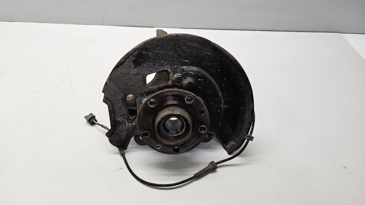 NISSAN 400144EA0A Wheel bearing housing front right NISSAN QASHQAI II (J11) (2013-2021)