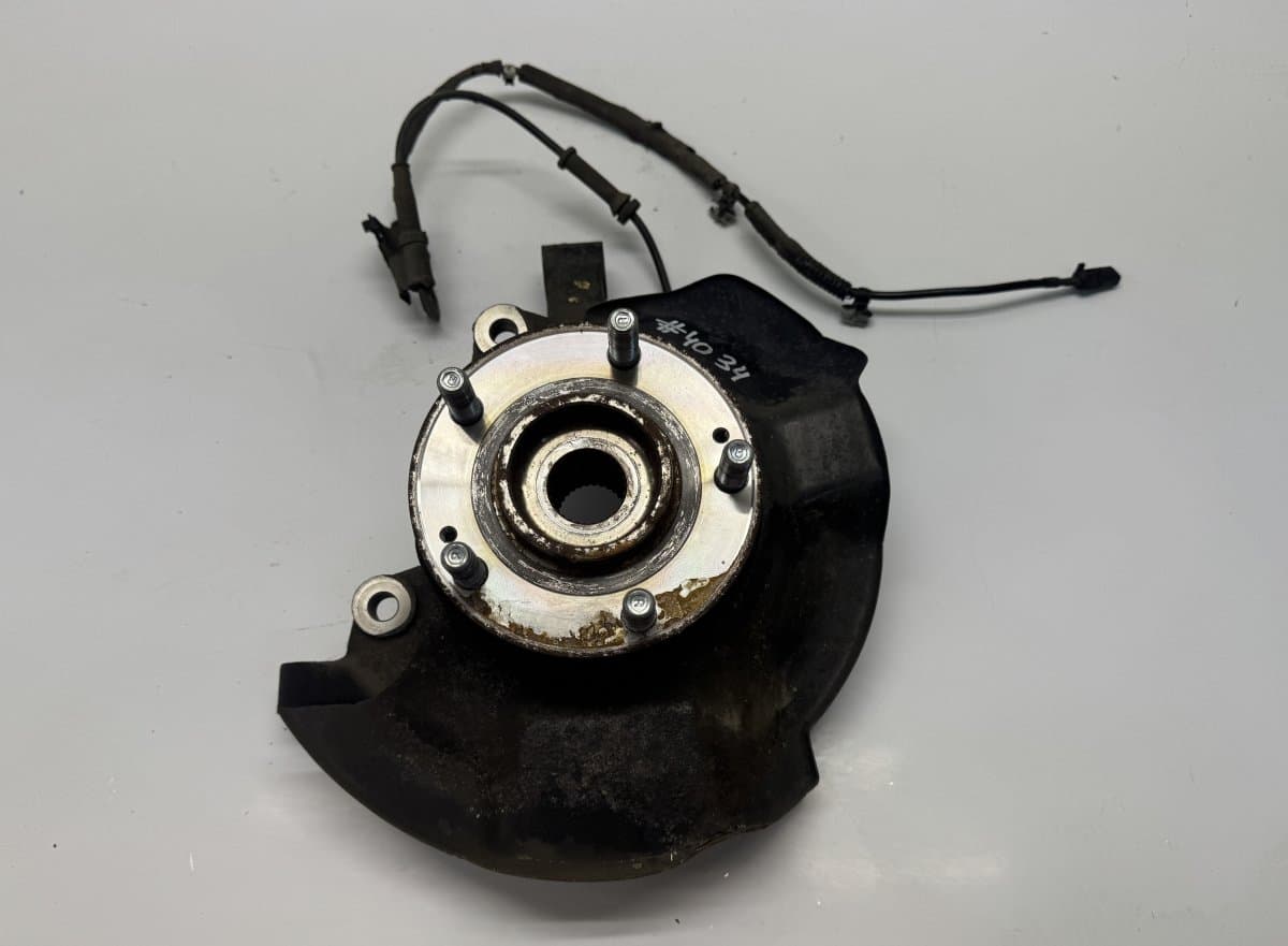KIA 517162P000 Wheel bearing housing front right KIA SORENTO II (XM) (2009-2015)