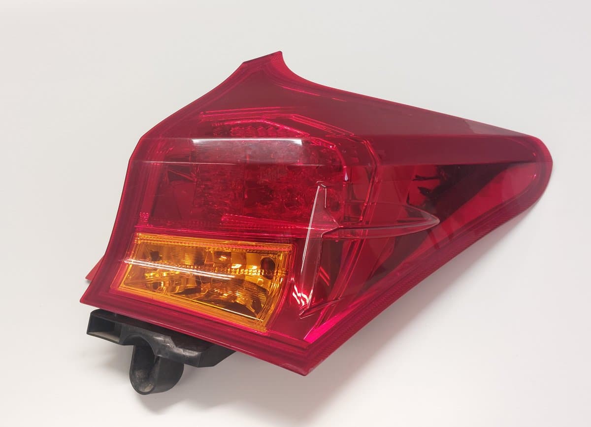 TOYOTA 8155102740 81556-02730 8155602730 Tail light, right TOYOTA AURIS (E18) 2012-2018