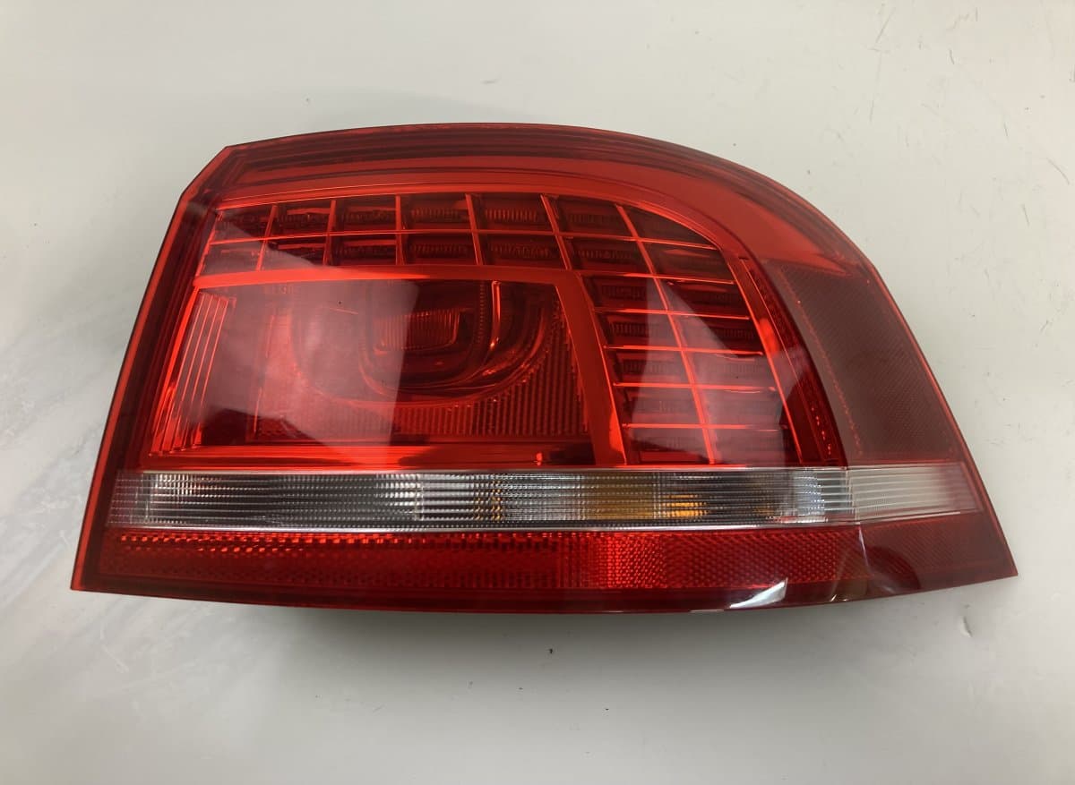 VW 2SK01074602 Tail light, right VW PASSAT B7 / ALLTRACK (2010-2015)
