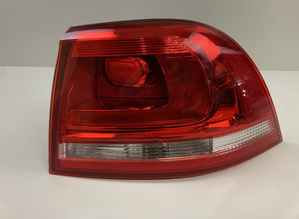 VW 89090227 7P6945096D Tail light, right VW TOUAREG II (7P) (2010-2018)
