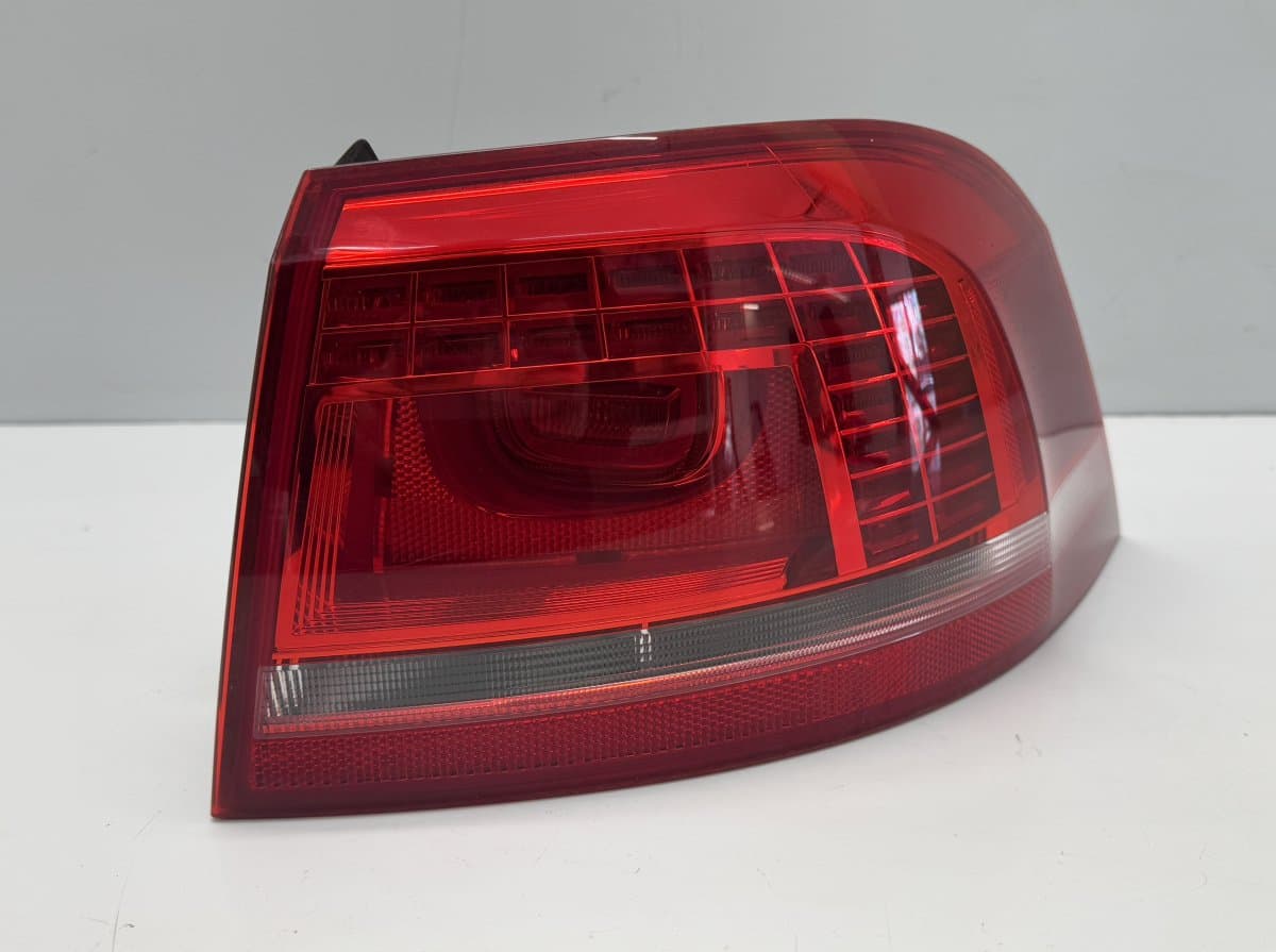 VW 3AF945208B 2SK010746-02 2SK01074602 Tail light, right VW PASSAT B7 / ALLTRACK (2010-2015)