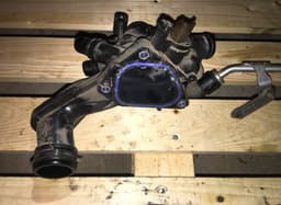 PEUGEOT Thermostat housing PEUGEOT 508 I (W23) (2010-2018) — thumbnail 2