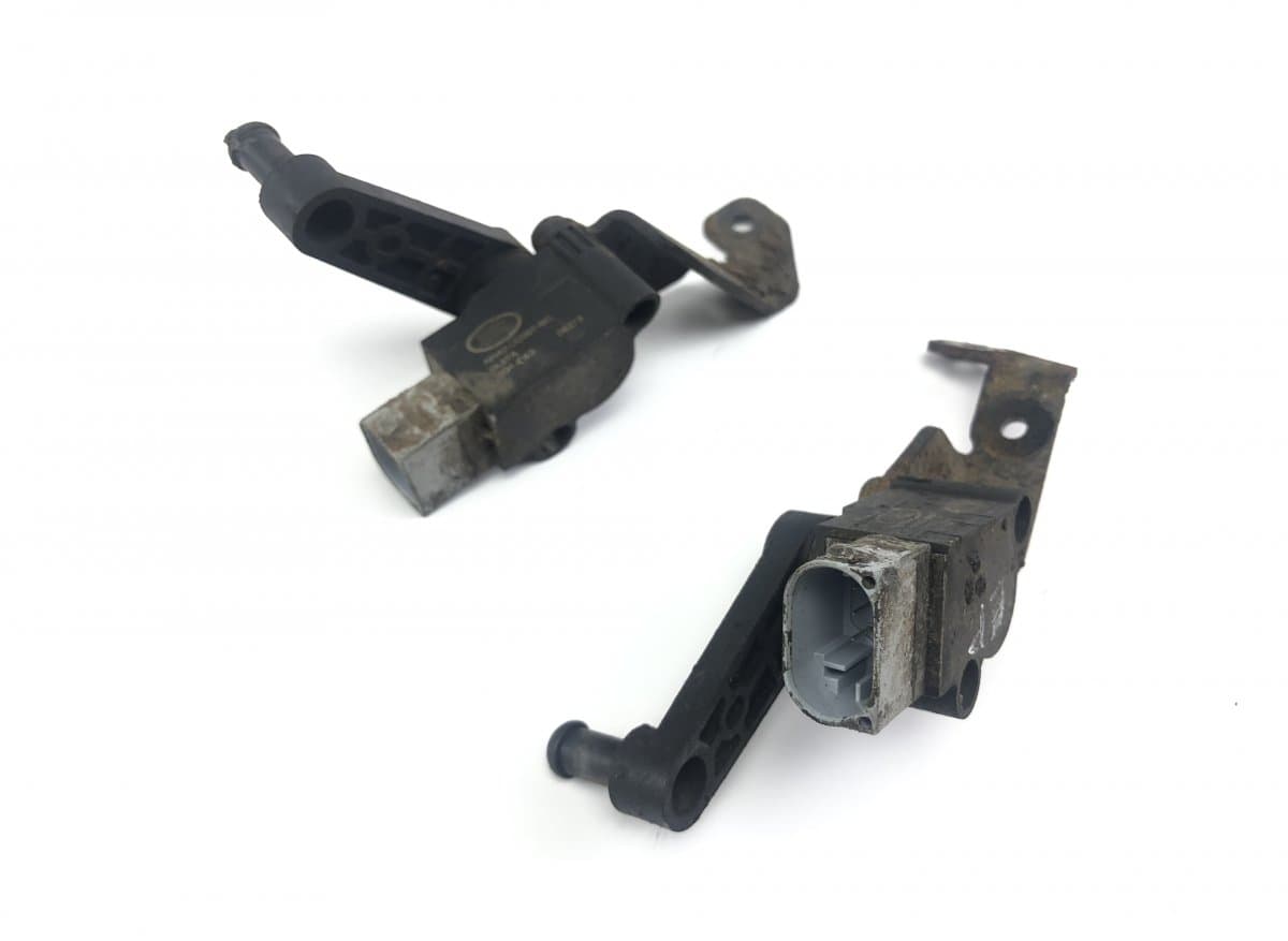 LR023652 Suspension level sensor front left LAND ROVER RANGE ROVER III (LM) (2002-2012)