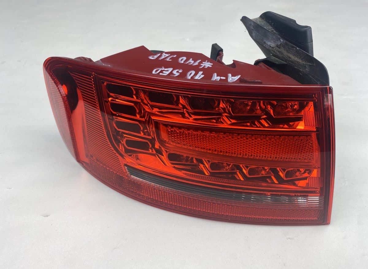 AUDI Tail light left AUDI A4 / A4 ALLROAD (B8) (2007-2015)