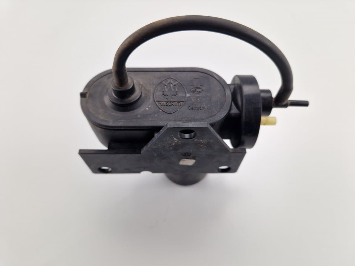 MASERATI 325520172 Vacuum Pump, engine MASERATI QUATTROPORTE II (03.94-)