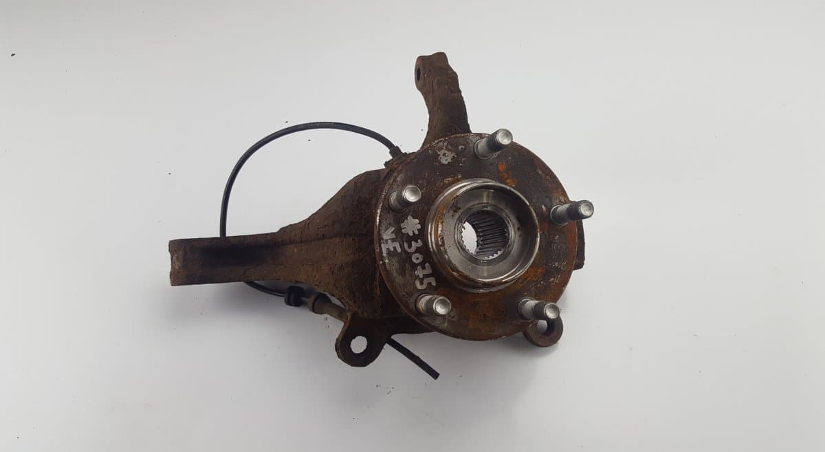 NISSAN Wheel bearing housing front left NISSAN X-TRAIL II (T31) (2007-2013)