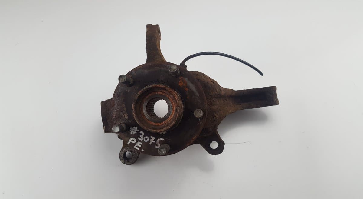 NISSAN Wheel bearing housing front right NISSAN X-TRAIL II (T31) (2007-2013)