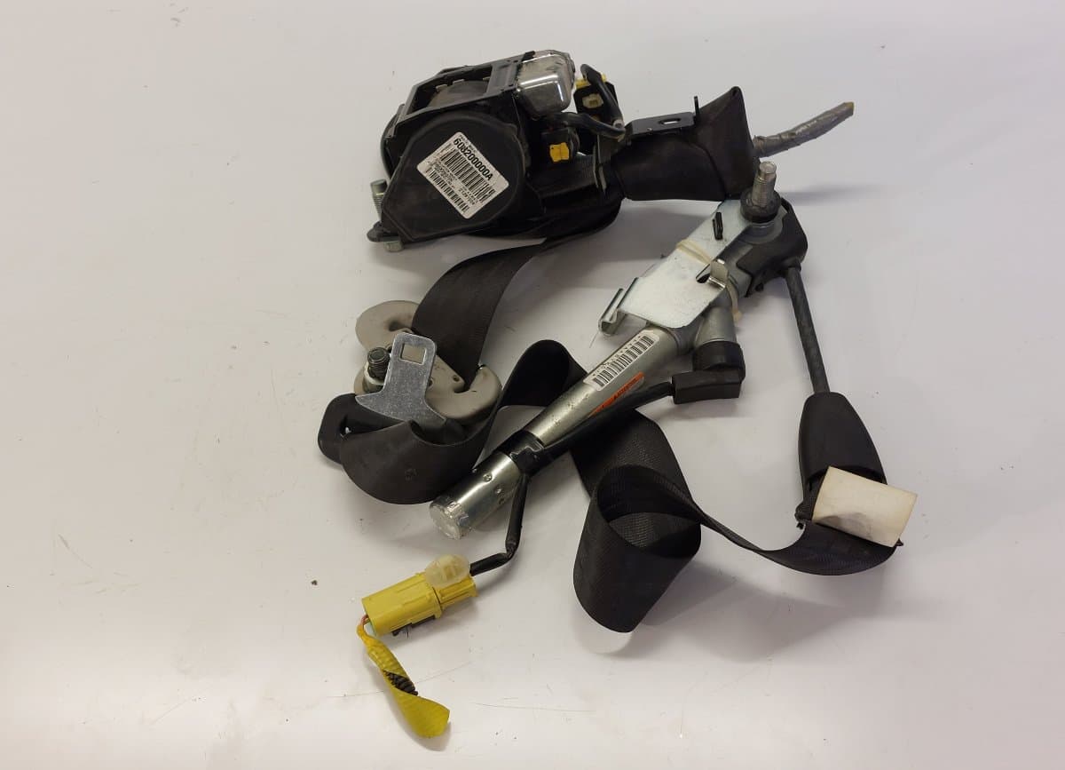 HONDA 608200000A 607917B Seat Belt Front Right HONDA CR-V III (RE) (2006-2012)