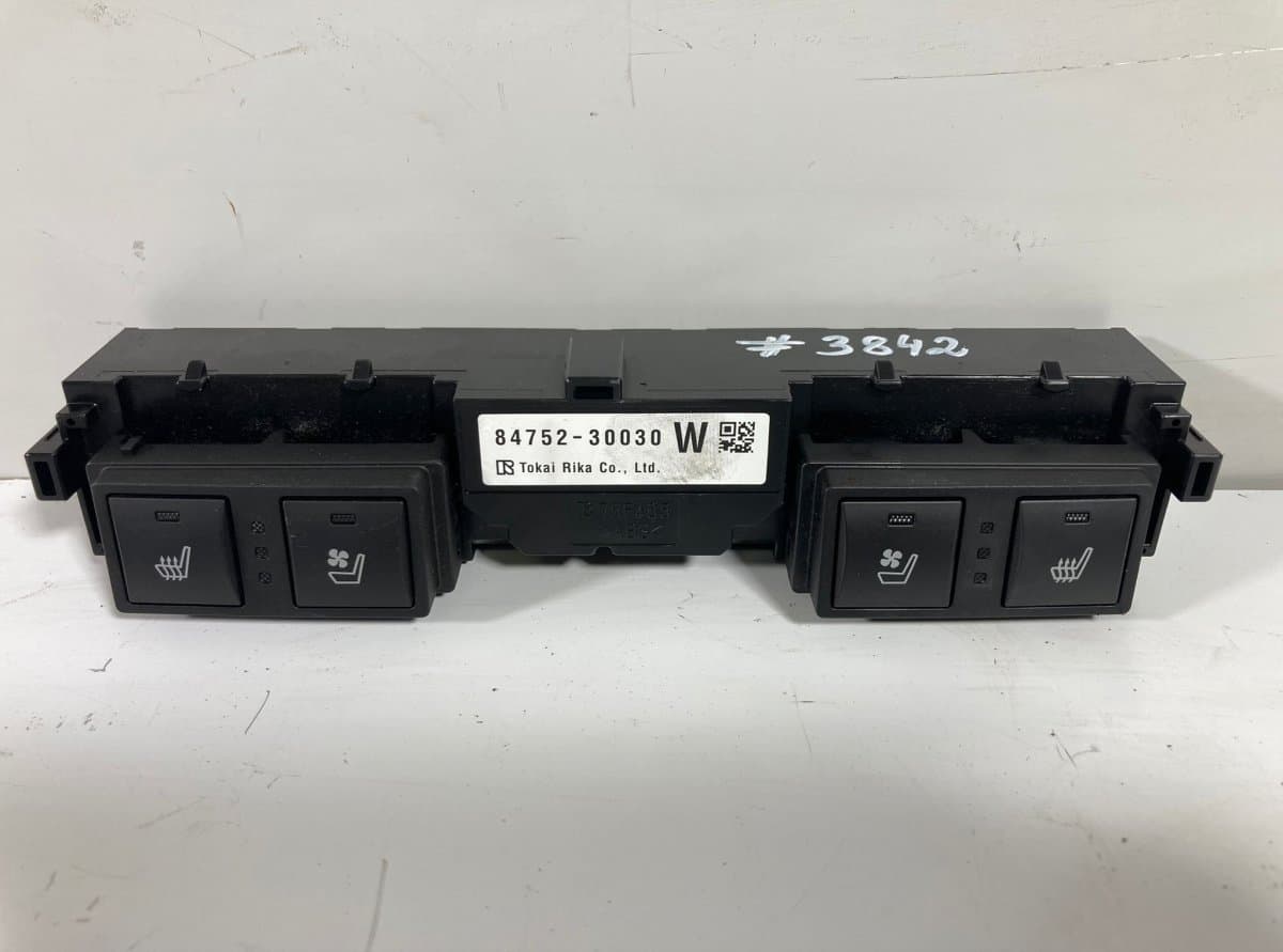 LEXUS 8475230030 75F485 Seat Heater Switch Front left LEXUS GS IV (2011-2020)