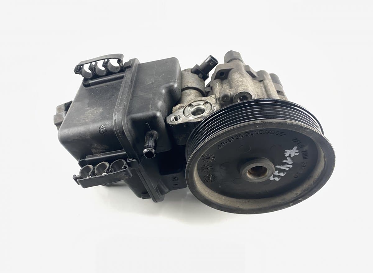 MERCEDES-BENZ Power steering pump MERCEDES-BENZ C-CLASS (W204) (2007-2013)