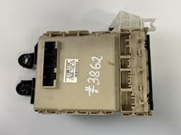 TOYOTA 8273005160B Fuse box TOYOTA AVENSIS (T270) (2009-2018) — thumbnail 2