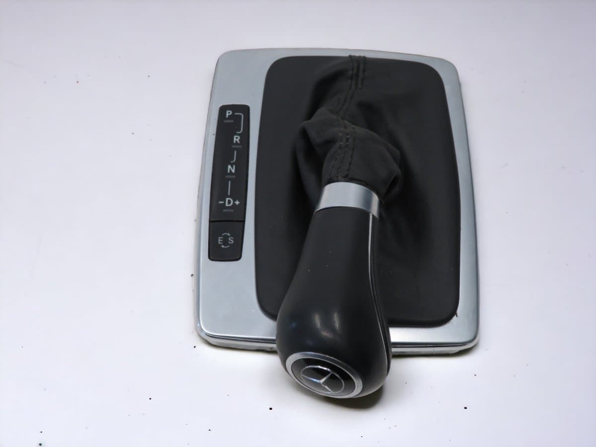 MERCEDES-BENZ A2042674588 A20426745882A17 A20426775109E38 A2042677510 Gearstick (selector) knob / handle MERCEDES-BENZ C-CLASS (W204) (2007-2013)