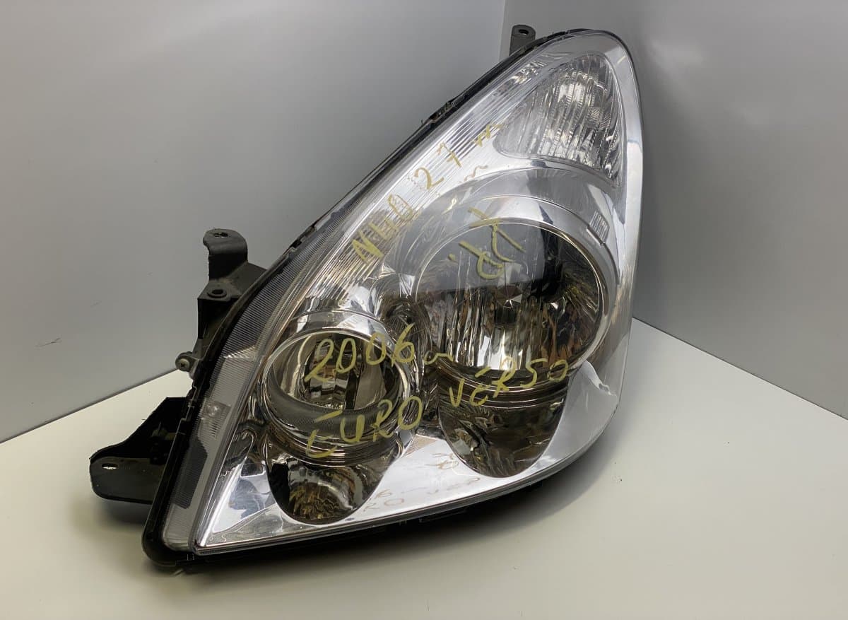 TOYOTA 0821211M8L Headlight left TOYOTA COROLLA Verso II (AR10) (2004-2009)