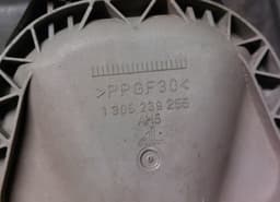 VW 7H1941016N 1305235738 1305239255 0301191302 Headlight right VW TRANSPORTER T5 / MULTIVAN (7H, 7E, 7J) (2003-2015) — thumbnail 9
