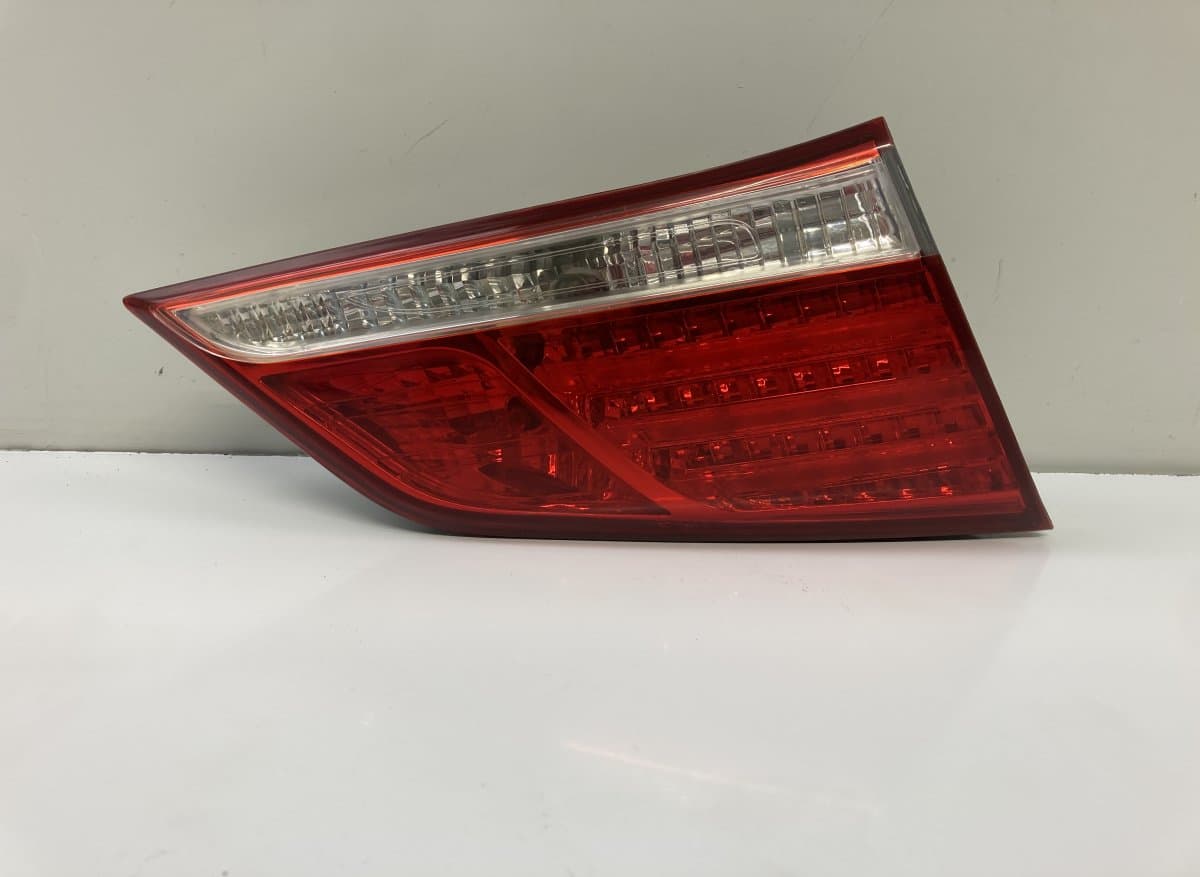 HYUNDAI 924133Z300 Inner tail light, left HYUNDAI i40 (VF) (2011-2019)