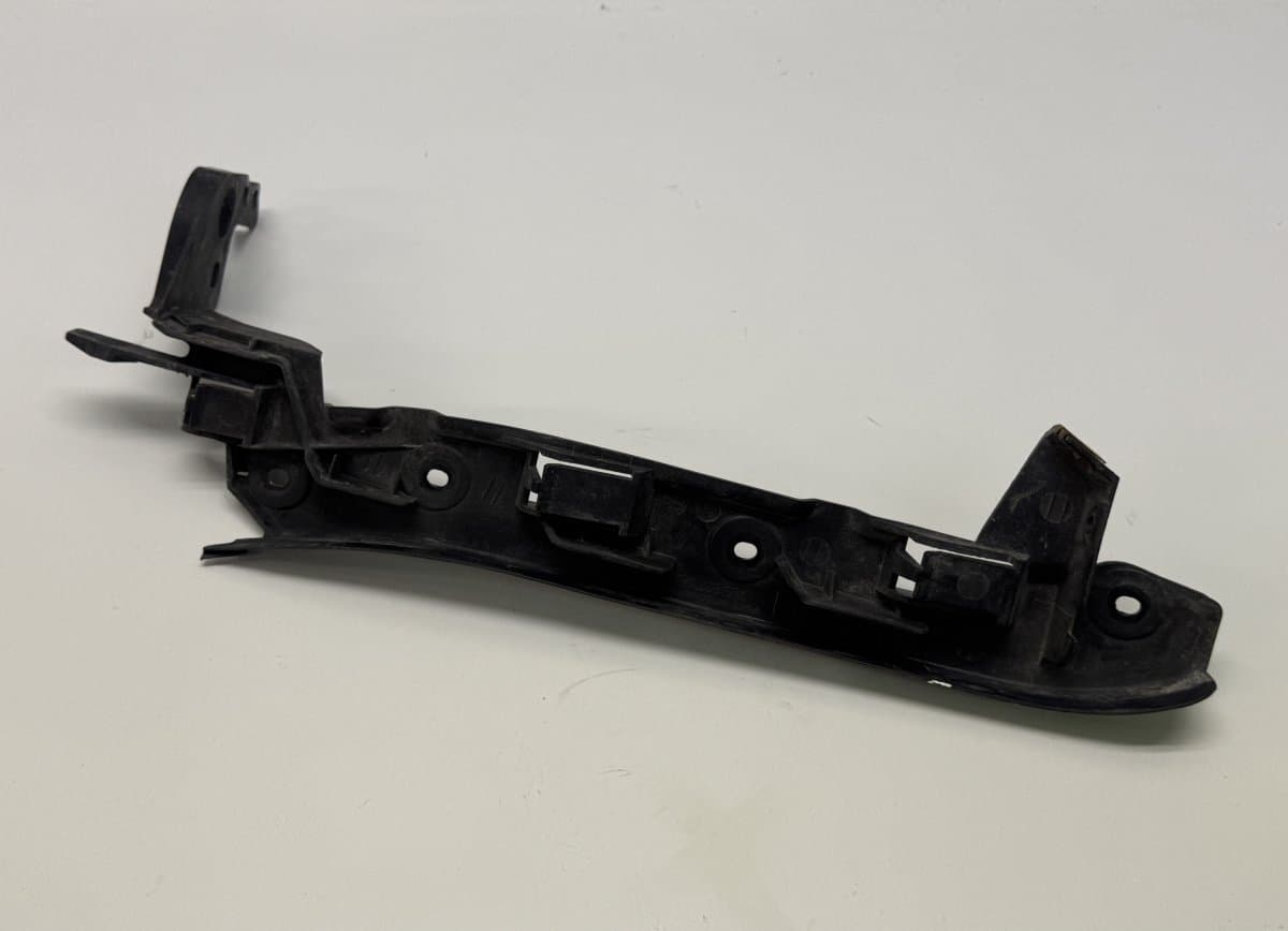 PORSCHE 7L5807050B Front Bumper bracket on fender right PORSCHE CAYENNE I (2002-2010)