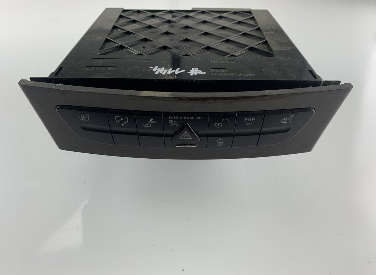 MERCEDES-BENZ CD Changer MERCEDES-BENZ E-CLASS (W211) (2002-2009)