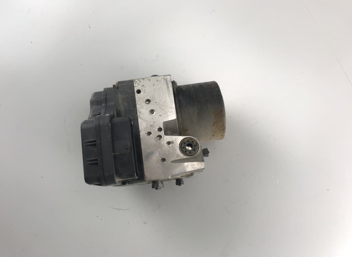 LEXUS ABS hydraulic unit / pump LEXUS IS II (XE20) (2005-2013)