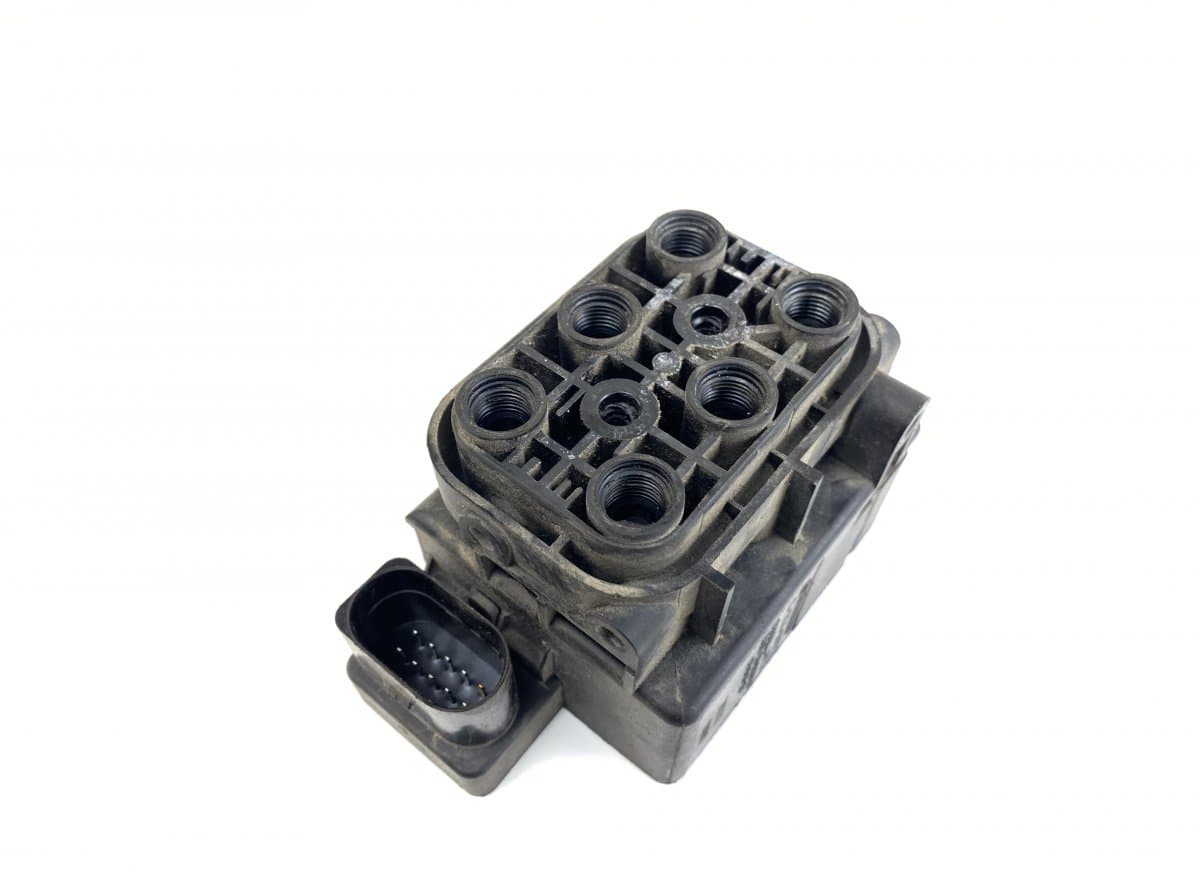 PORSCHE 958698014A Air suspension valve block PORSCHE CAYENNE II (2010-2017)