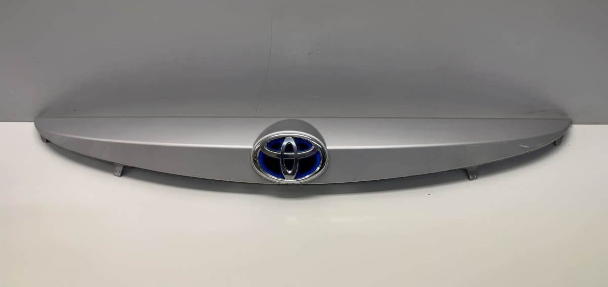 TOYOTA 7681102790 Bootlid / tailgate moulding TOYOTA AURIS (E18) 2012-2018