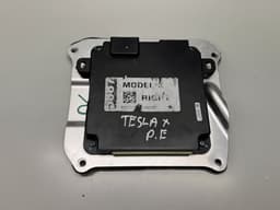 TESLA 105018300E Door control unit front right TESLA MODEL X (5YJX) (2013-) — thumbnail 1