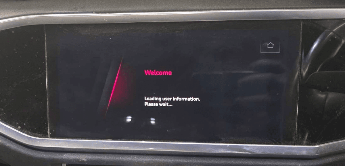 83A919605C Dash screen AUDI Q3 (F3B, F3N) (2018-)